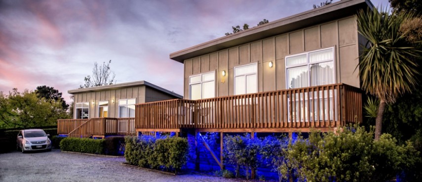 taupo-accommodation-chalet-stay-family-debretts-spa-resort